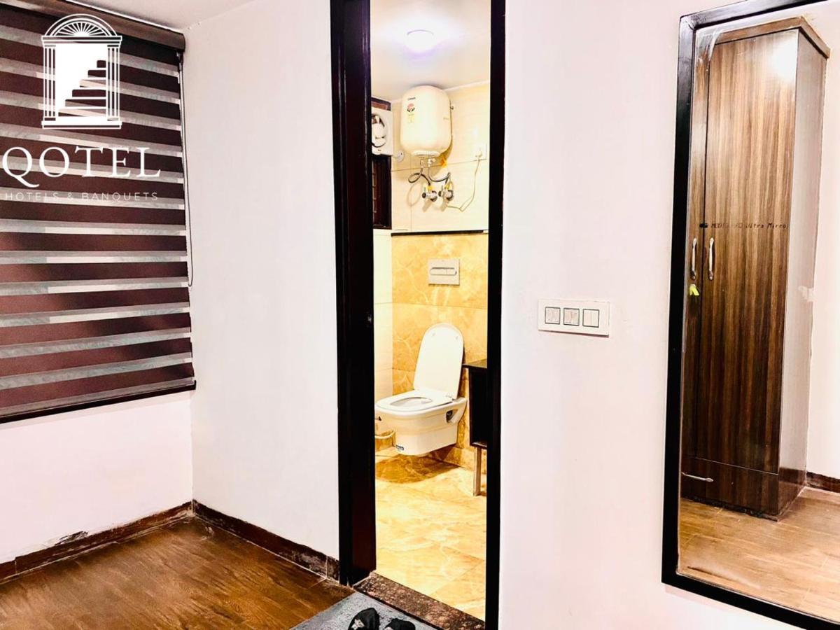 Qotel Hotel Rajouri Garden Above Ritu Marbles, Near Rajouri Garden Metro Station-Couple Friendly New Delhi Buitenkant foto