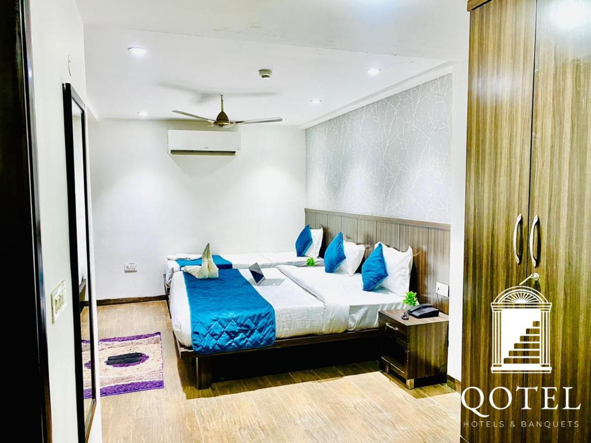 Qotel Hotel Rajouri Garden Above Ritu Marbles, Near Rajouri Garden Metro Station-Couple Friendly New Delhi Buitenkant foto